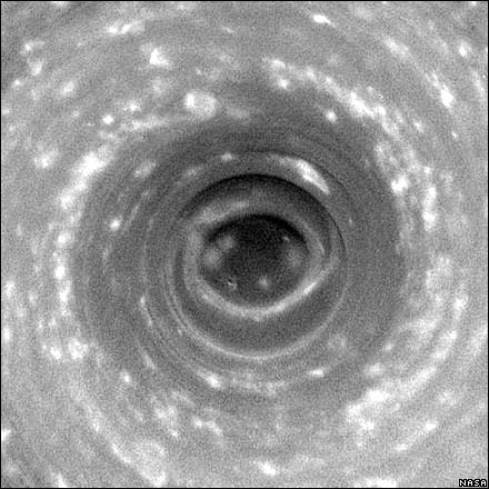 http://host.trivialbeing.org/up/saturnhurricane.jpg