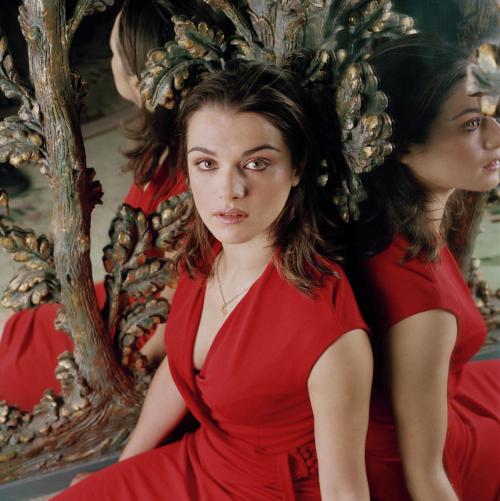 http://host.trivialbeing.org/up/small/sin-city-apr19-rachel-weisz-ava-lord.jpg