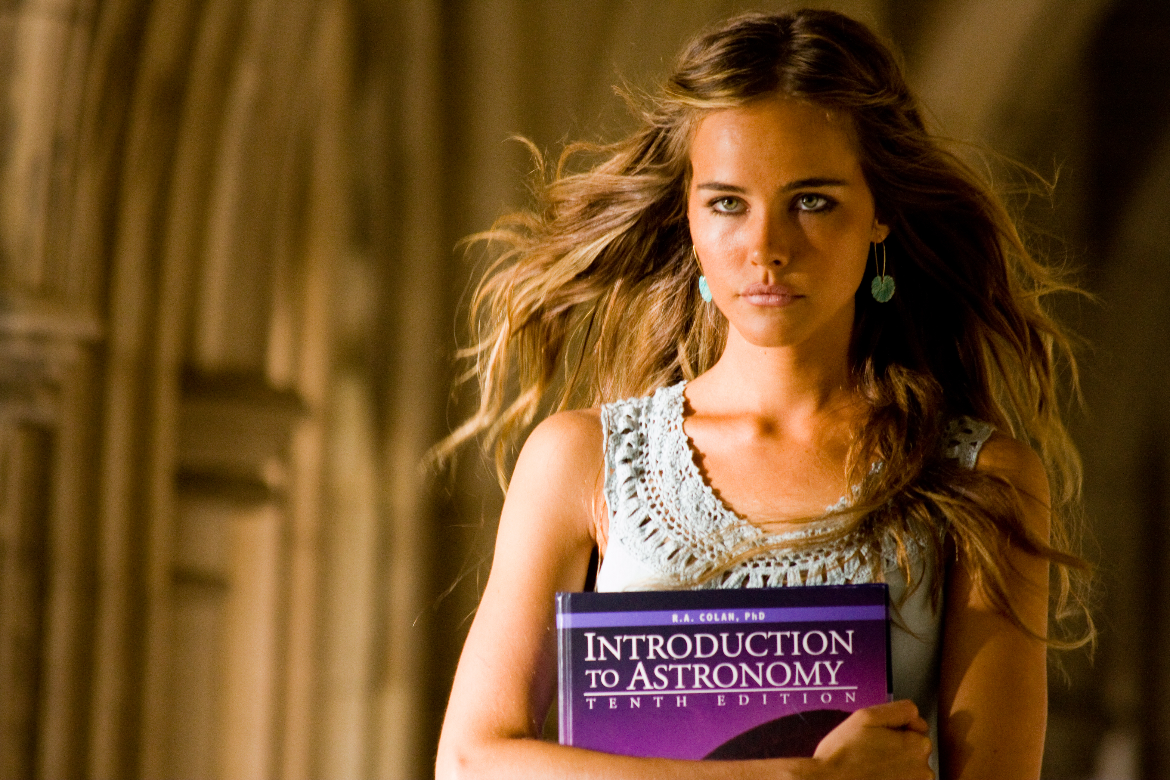 Isabel lucas hot sale transformers 3